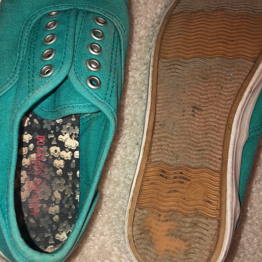 Shoes - Picture 3 of 3